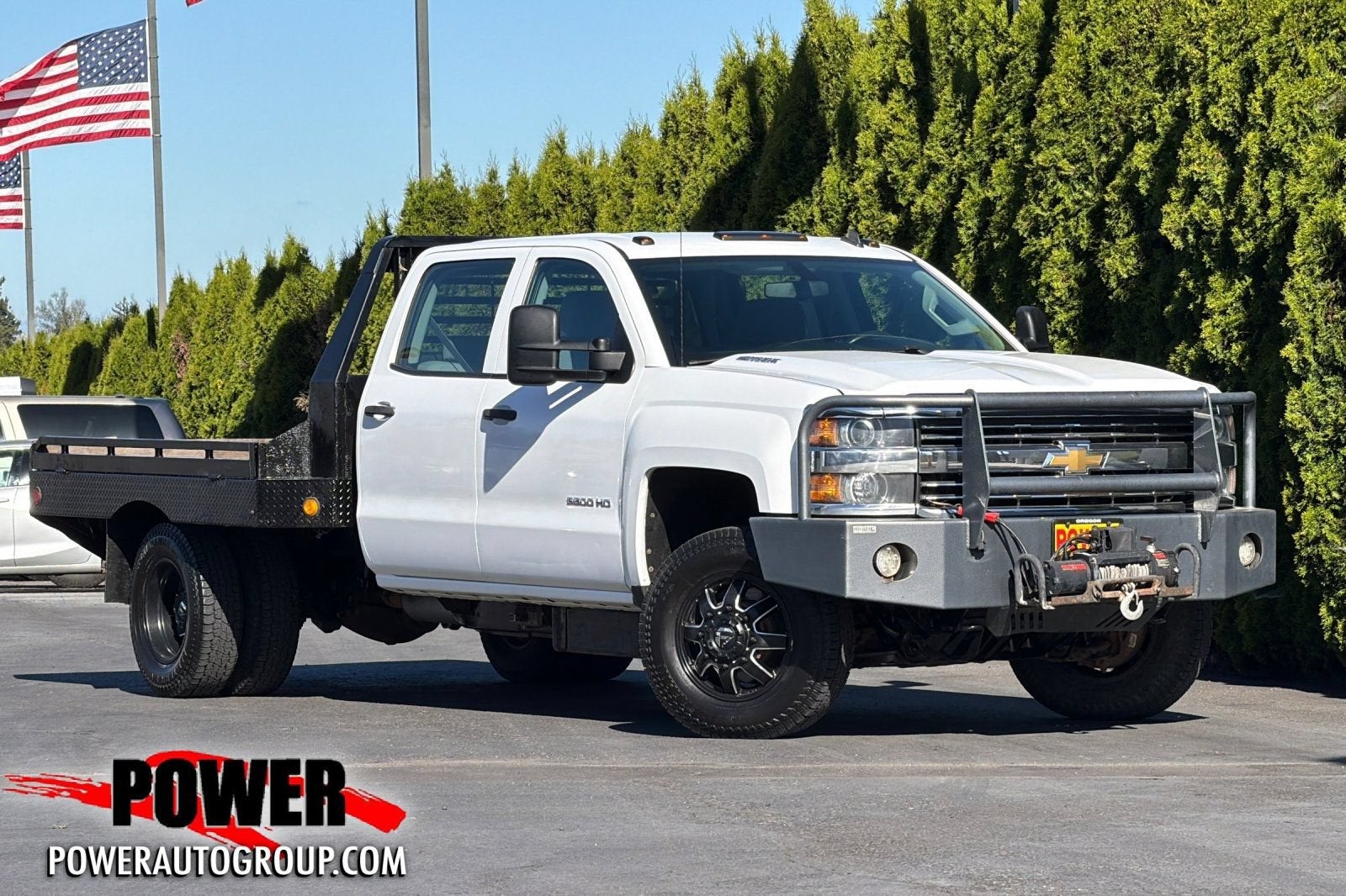 2015 Chevrolet Silverado 3500 HD Chassis Cab Work Truck in Summit White — front three-quarter view