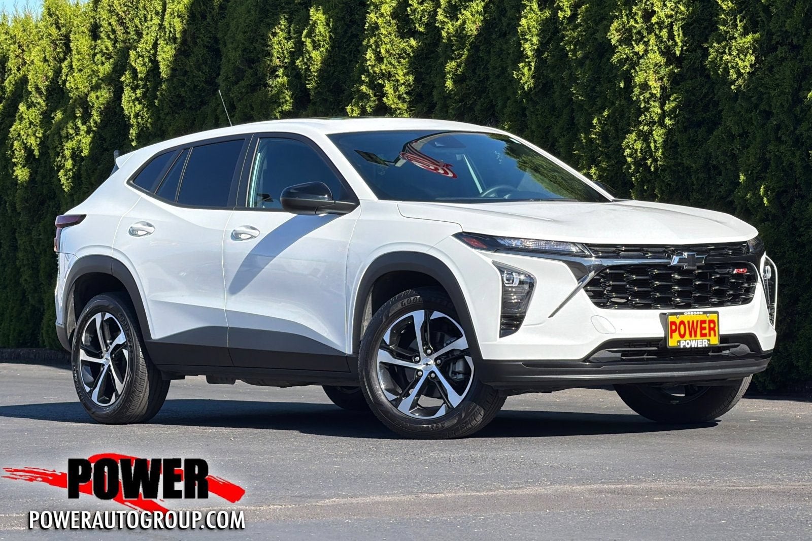 2025 Chevrolet Trax 1RS in Summit White — front three-quarter view