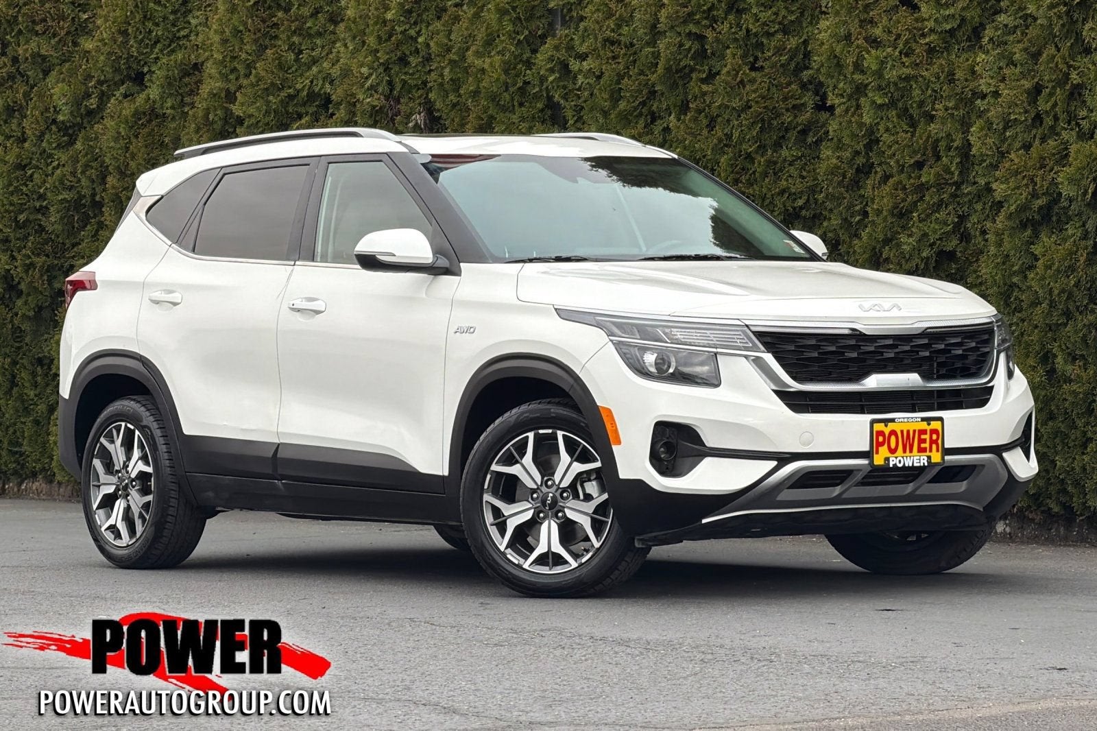 2023 Kia Seltos EX in White — front three-quarter view