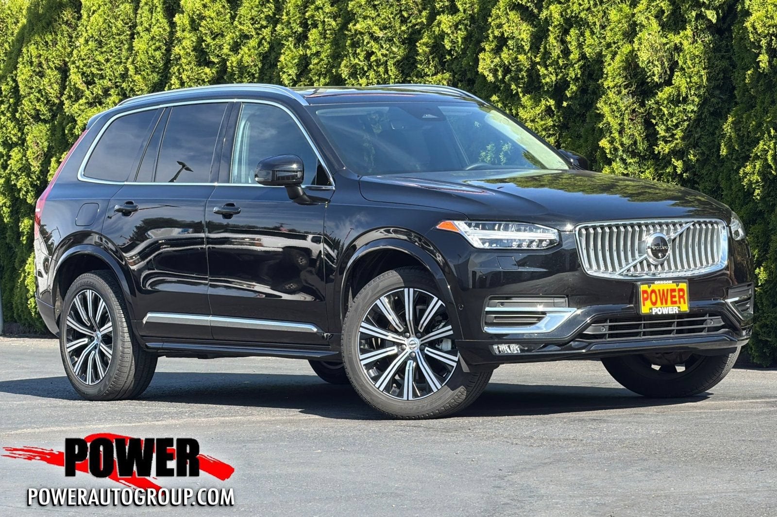 2024 Volvo XC90 Plus Bright Theme in Black — front three-quarter view