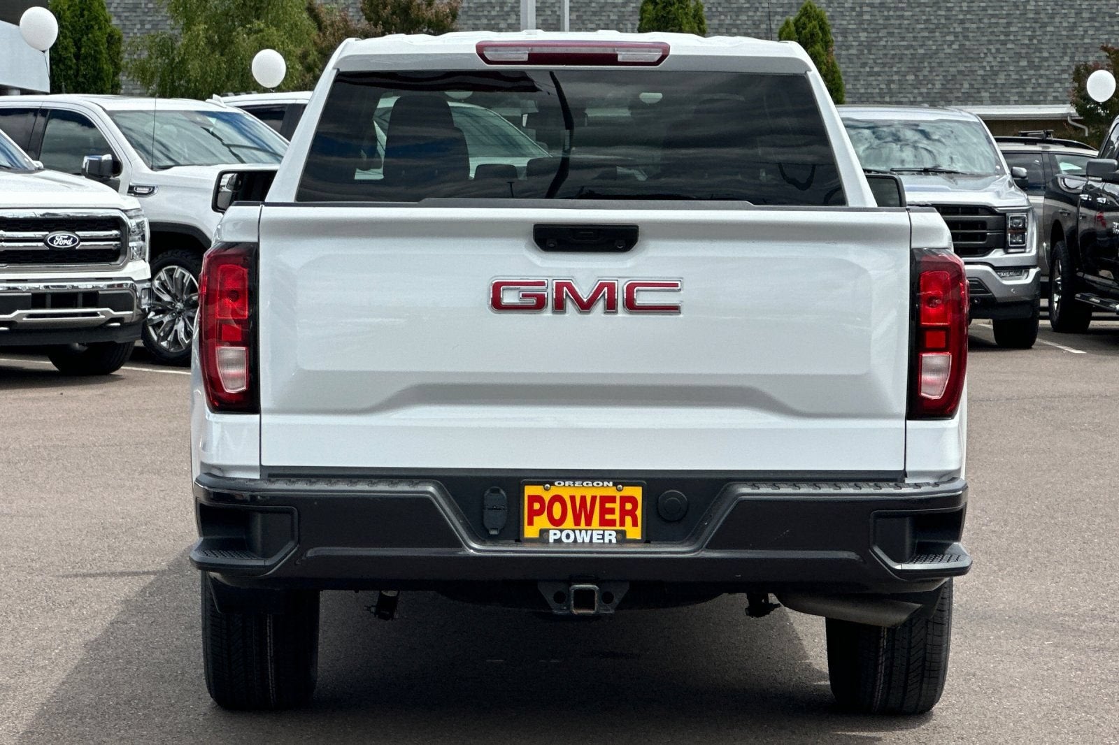 2023 GMC Sierra 1500 — detail view