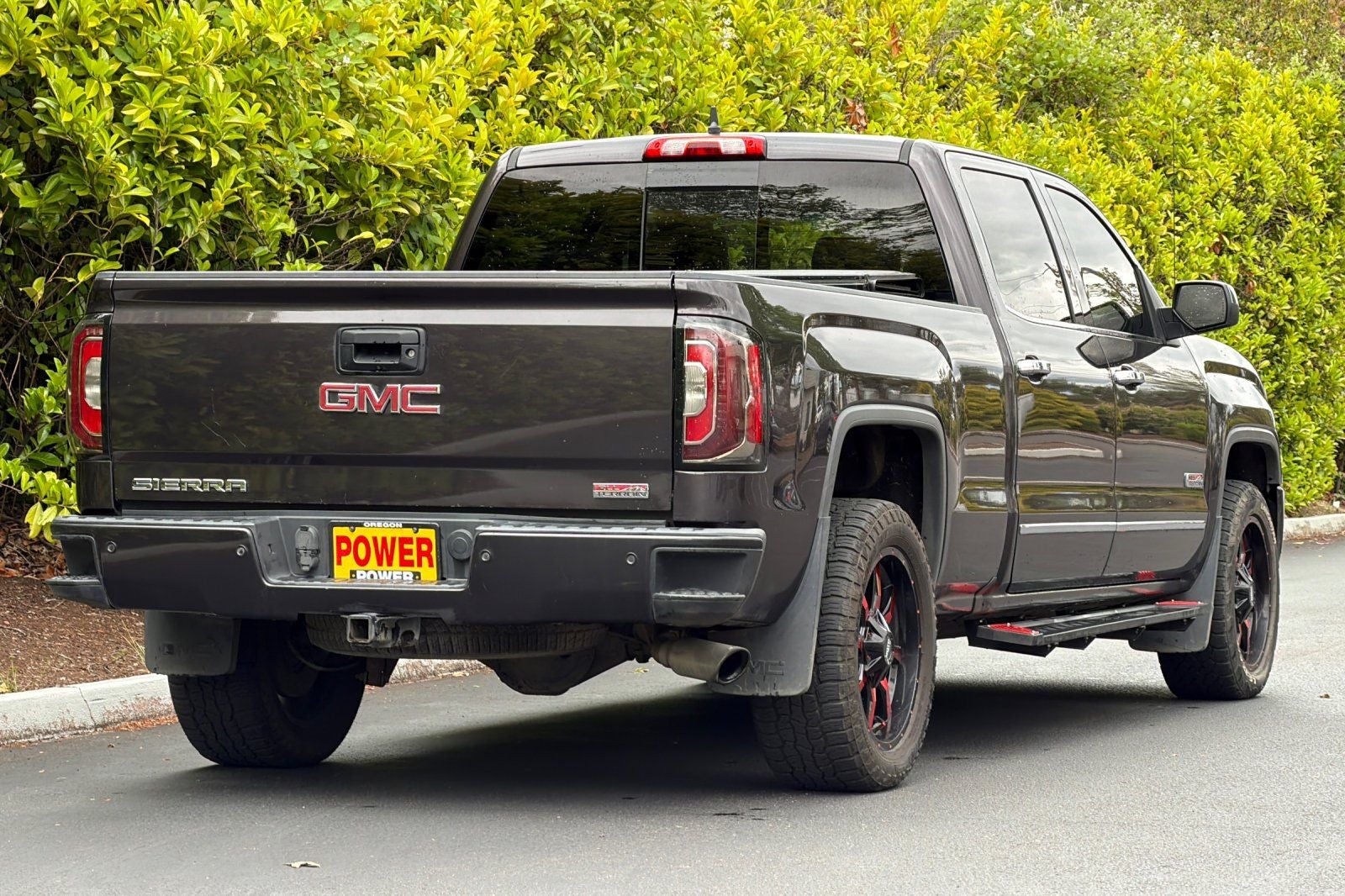 2016 GMC Sierra 1500 — interior view