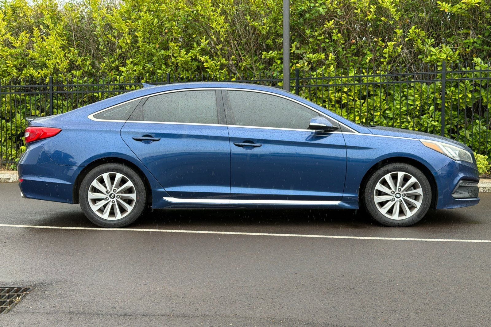 2015 Hyundai Sonata — rear three-quarter view