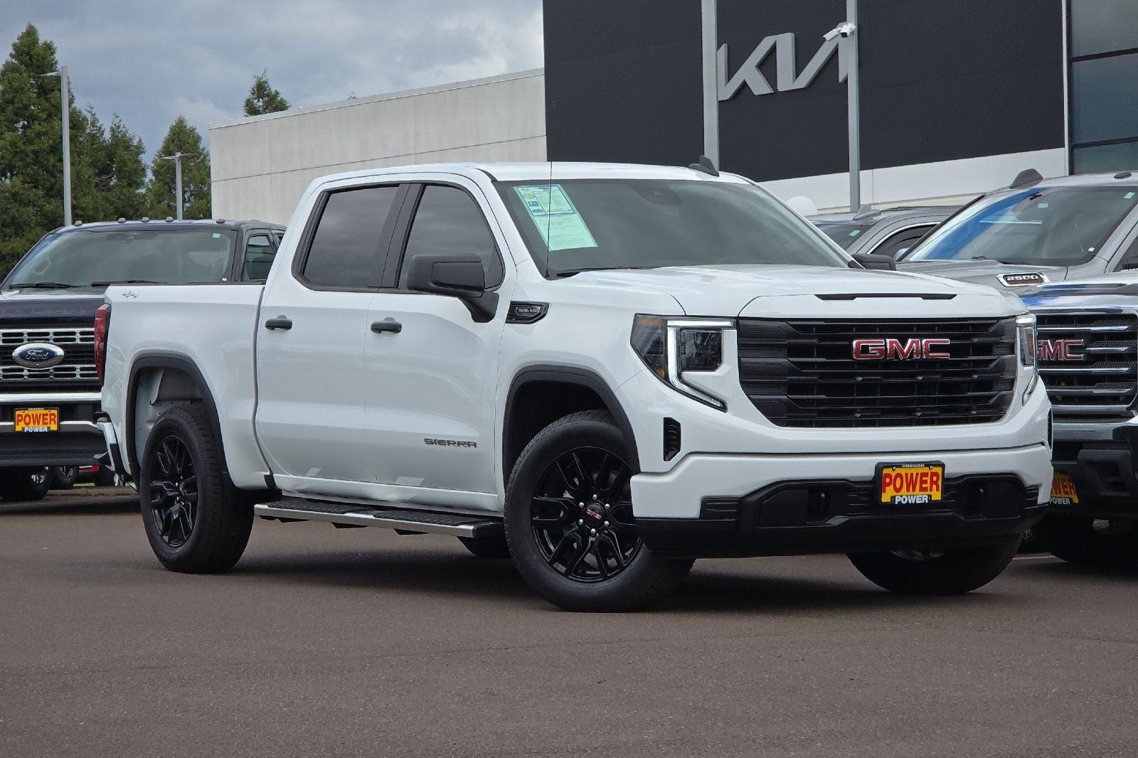 2025 GMC Sierra 1500 — side profile view